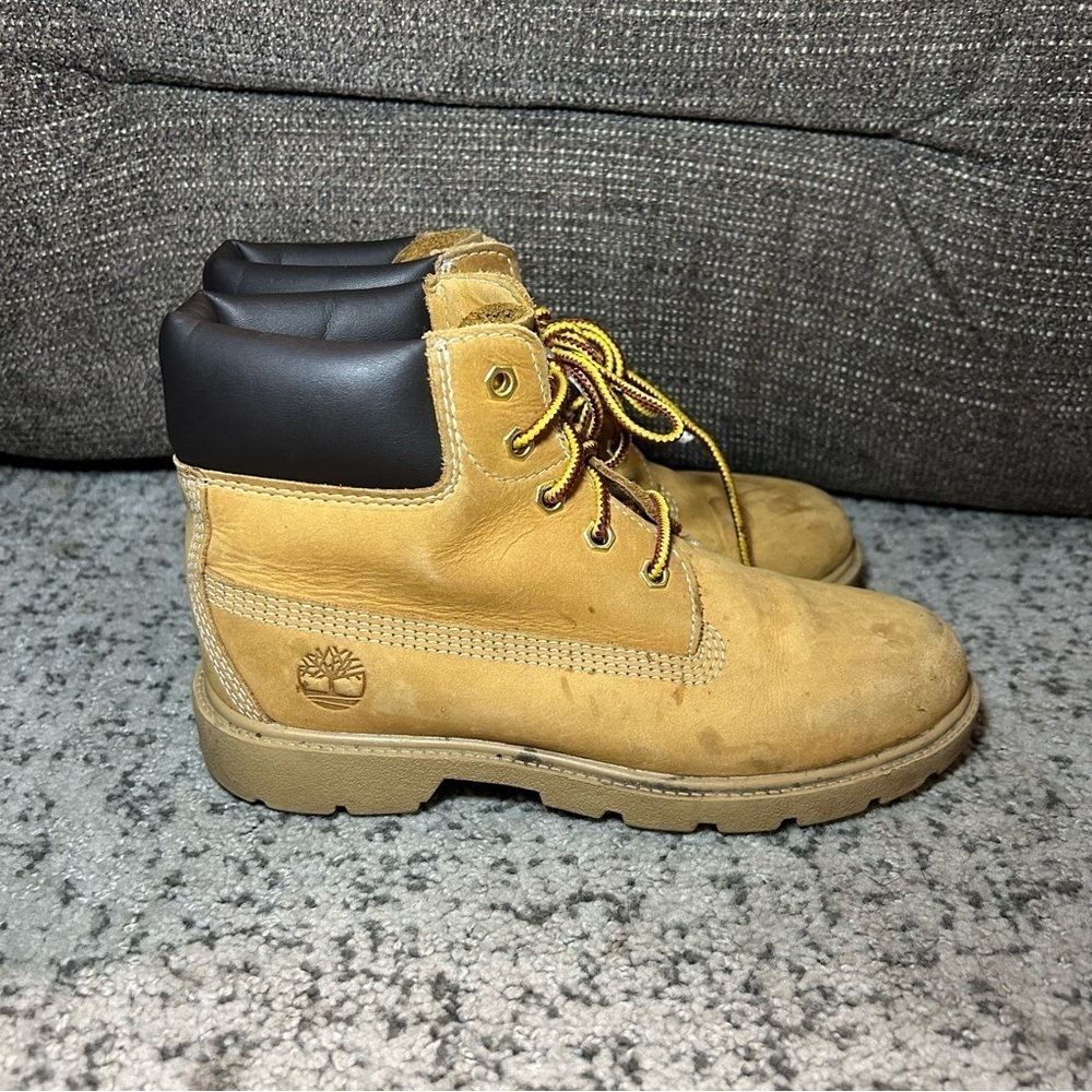 Timberland Classic 6” Waterproof Brown Boots Size 2
